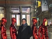 LUCIANA GIMENEZ PEGA LIXO RECICLÁVEL EM RUA DE NOVA YORK E LEVA PARA DECORAR A SUA CASA