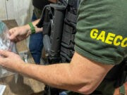 PREFEITO DE SÃO JOÃO DO ITAPERIU É PRESO PELO GAECO QUE INVESTIGA CONTRATOS DE SANEAMENTO E DE ILUMINAÇÃO PÚBLICA